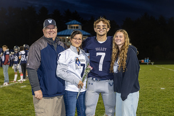 MV Senior Night Oct 2025-122