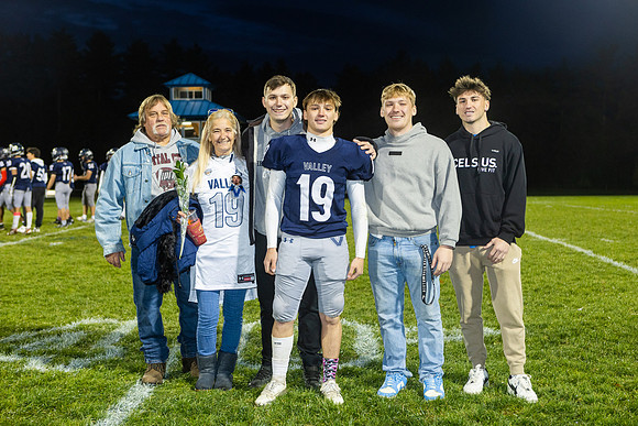 MV Senior Night Oct 2025-134
