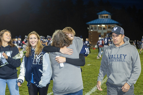 MV Senior Night Oct 2025-138