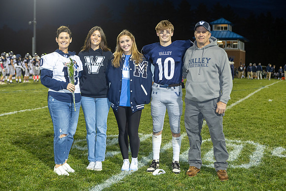 MV Senior Night Oct 2025-137