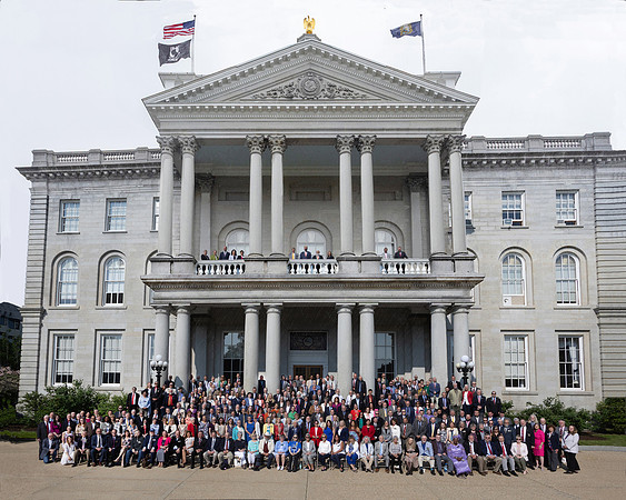 16_NEW 16x20_Legislative Large Group-4573